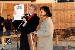 Ministerin Dr. Regine Hildebrandt und Geschäftsführerin Tamara Swensson bei der Grundsteinlegung der Werkstatt Gallinchen am 04. Dezember 1996.