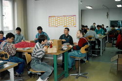 1998 im Arbeitsbereich Industriemontage der Werkstatt Guben.